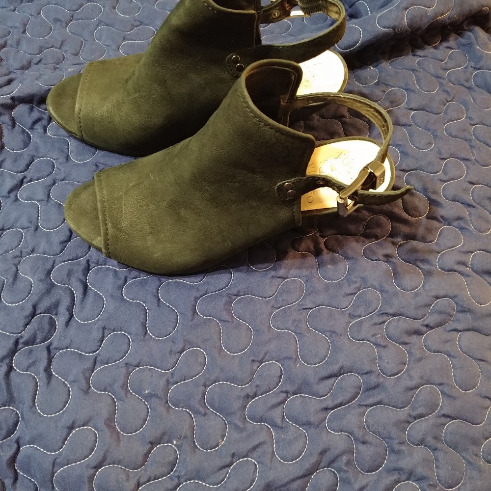 Vince camuto booties